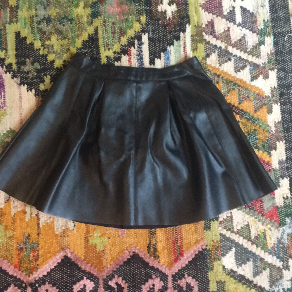Forever 21 Faux Leather Circle Mini Skirt.Sz:Small - Picture 1 of 3